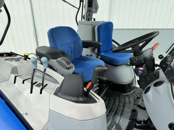 2012 New Holland T6050 - Image 15