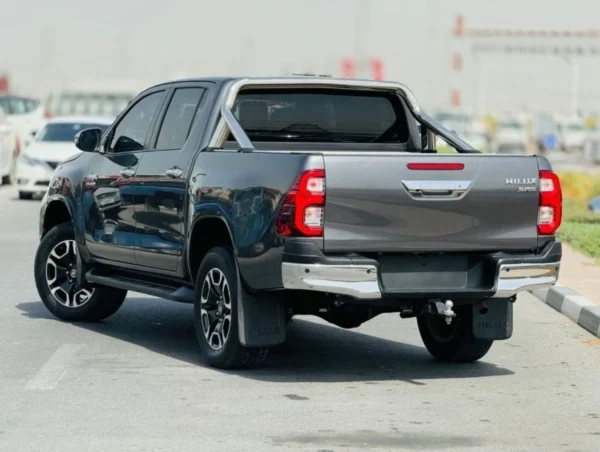 2020 Toyota Hilux SR5 RHD - Image 2