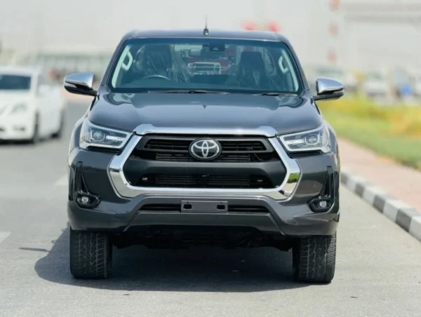2020 Toyota Hilux SR5 RHD - Image 5