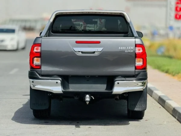 2020 Toyota Hilux SR5 RHD - Image 6