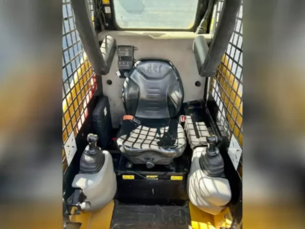 2021 CATERPILLAR 216B3 Skid Steers - Image 11