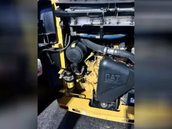 2021 CATERPILLAR 216B3 Skid Steers - Image 4