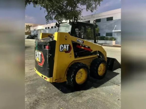 2021 CATERPILLAR 216B3 Skid Steers - Image 5