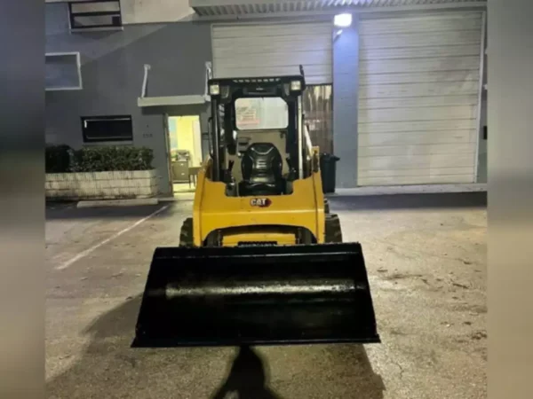 2021 CATERPILLAR 216B3 Skid Steers