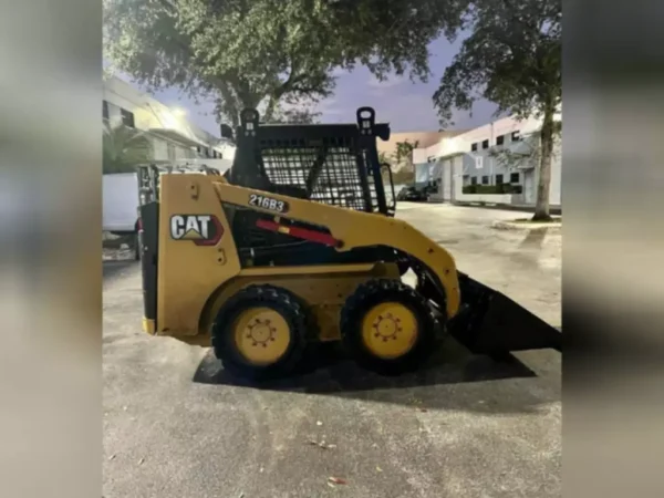 2021 CATERPILLAR 216B3 Skid Steers - Image 8
