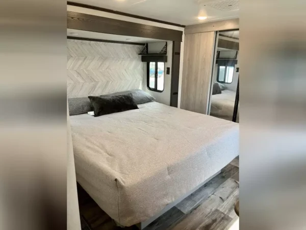 2023 Keystone Montana High Country 385BR RV - Image 15