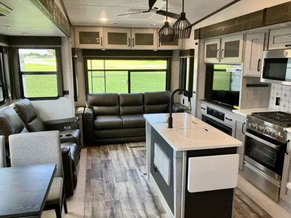 2023 Keystone Montana High Country 385BR RV - Image 5