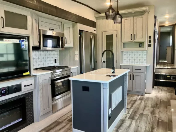 2023 Keystone Montana High Country 385BR RV - Image 7