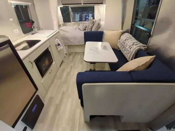 2024 Airstream Bambi 22FB Travel Trailer RV - Image 4