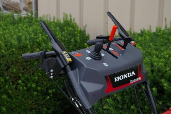 New 2023 Honda HSS1332AAT Snow Blower - Image 3