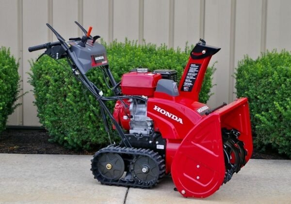 New 2023 Honda HSS1332AAT Snow Blower - Image 5