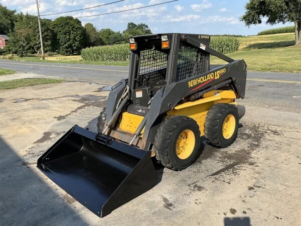 Used 2002 NEW HOLLAND LS180 Skid Steers - Image 5