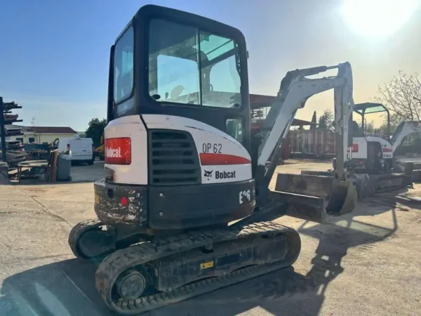 Bobcat E26 2.5 Tonnes Mini Excavator - Image 5