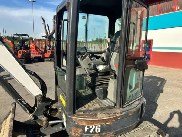 Bobcat E26 2.5 Tonnes Mini Excavator - Image 6