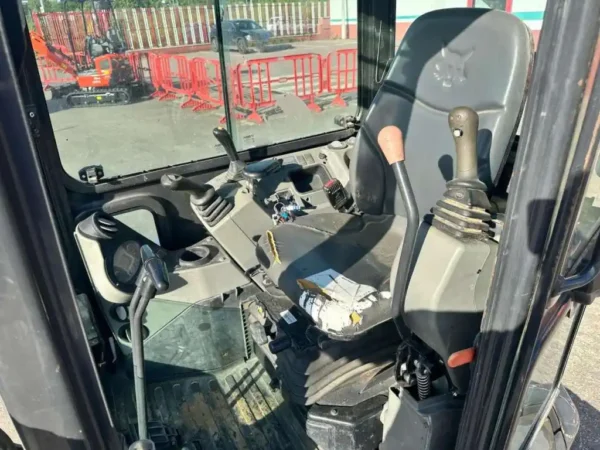 Bobcat E26 2.5 Tonnes Mini Excavator - Image 7