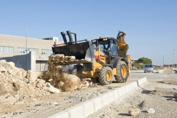 Case 590ST Backhoe Loader - Image 5