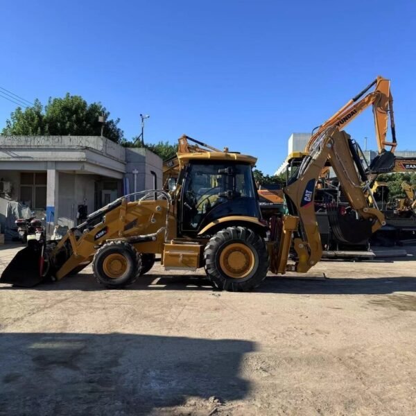 Caterpillar 420F Backhoe Loader - Image 2
