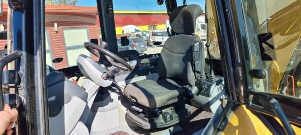 Caterpillar 428F Backhoe Loader - Image 10