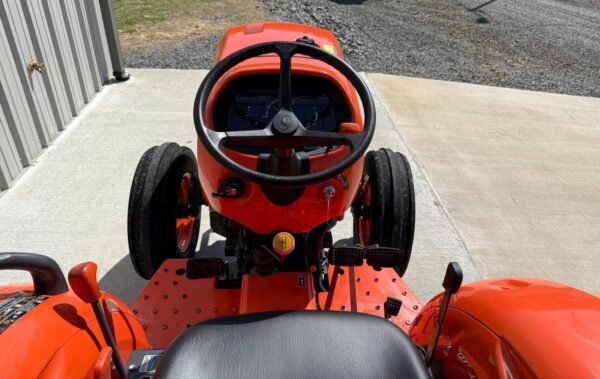 2020 Kubota L3301 211 Hours! 4x4 33 HP - Image 7
