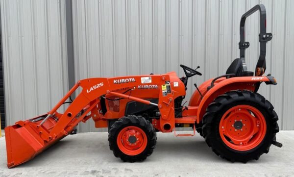 2020 Kubota L3301 211 Hours! 4x4 33 HP - Image 2