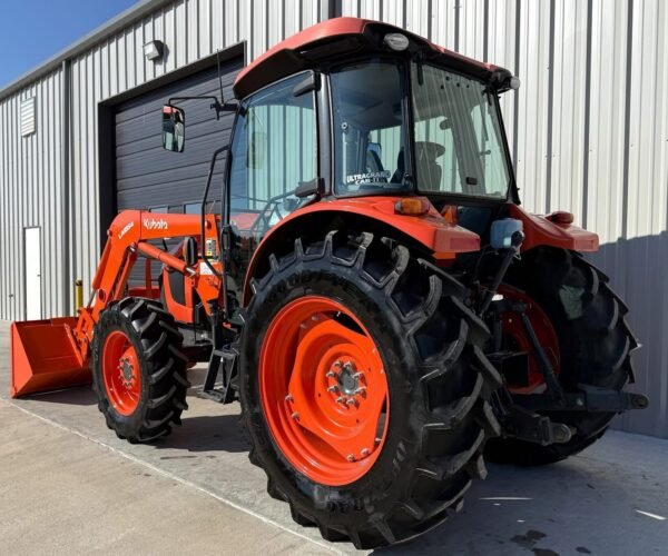 2021  Kubota TRACTOR M5-111 With Quick Attach Loader   4x4  111 HP - Image 4