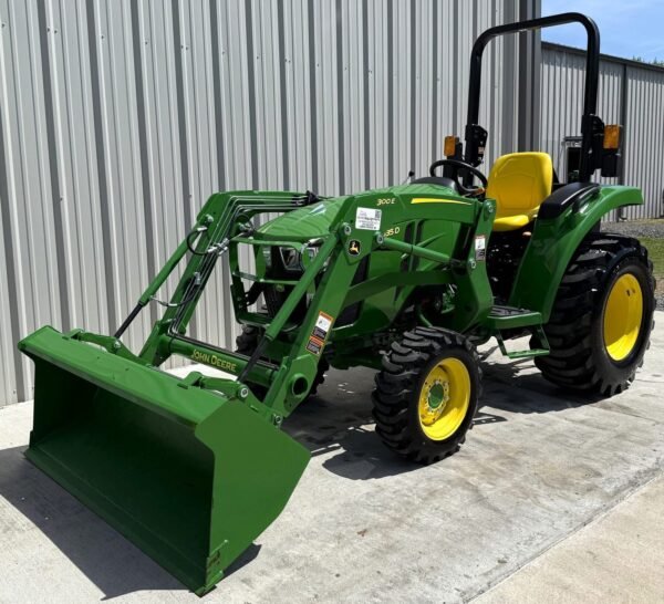 2022 John Deere 3035D 239 Hours 35 HP 4x4 - Image 2