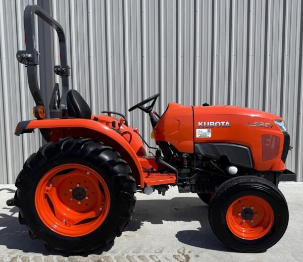 2018 Kubota L3301 583 Hours 2WD 33 HP - Image 3