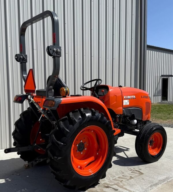 2018 Kubota L3301 583 Hours 2WD 33 HP - Image 4