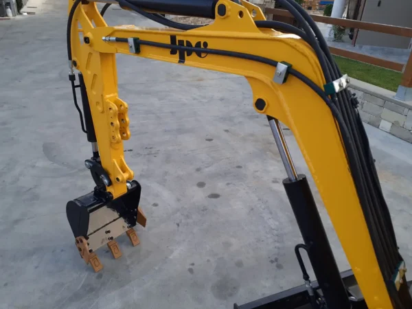 JPC HT12 Mini Excavator - Image 3