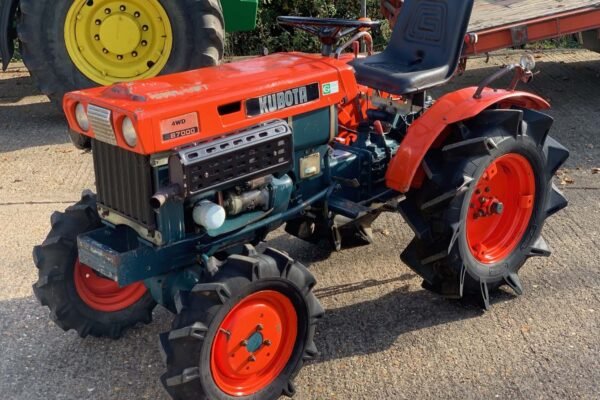 Kubota B700 - Image 2