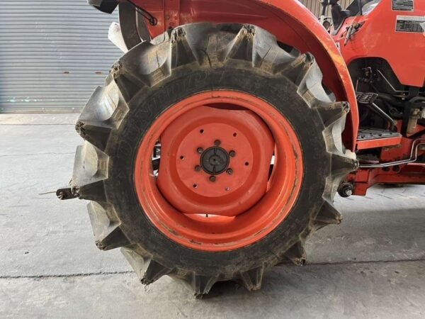 L4018 Kubota Tractor - Image 7