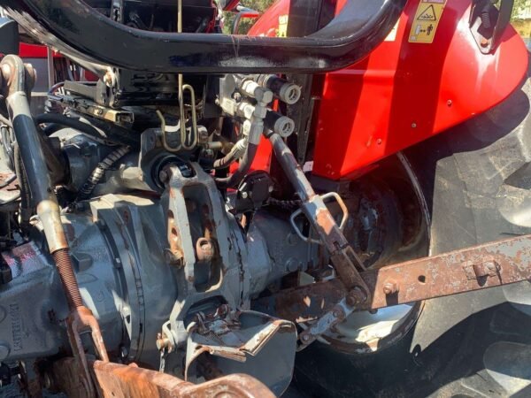 Massey Ferguson 2635 Tractor - Image 4