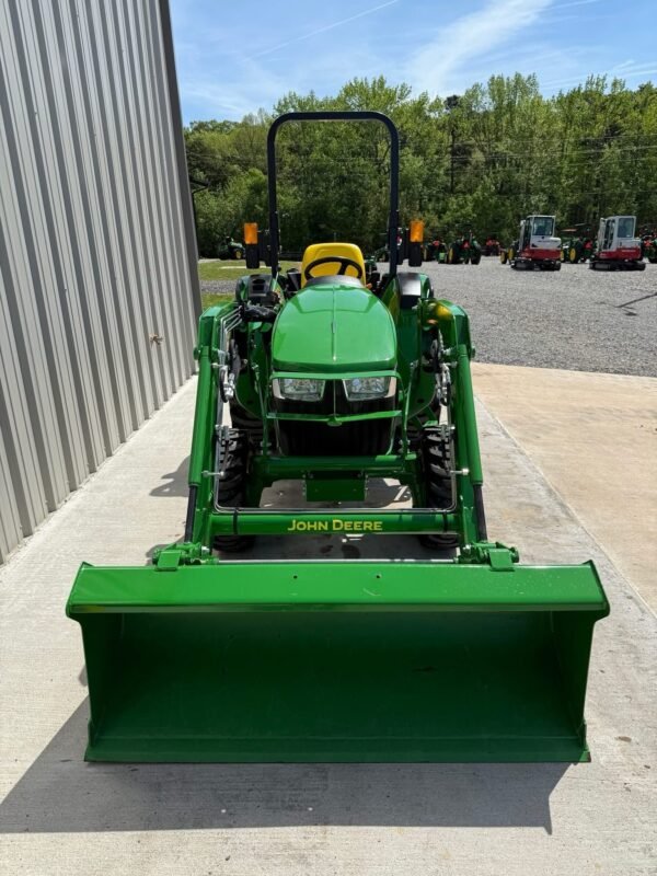 2022 John Deere 3035D 239 Hours 35 HP 4x4 - Image 3
