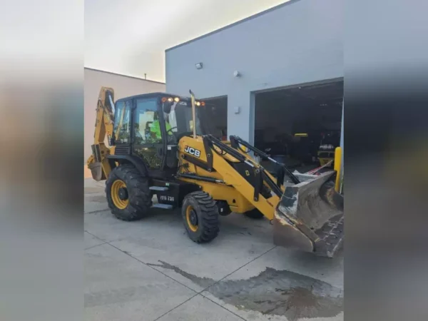 Used 2018 JCB 3CX Backhoe Loader - Image 2