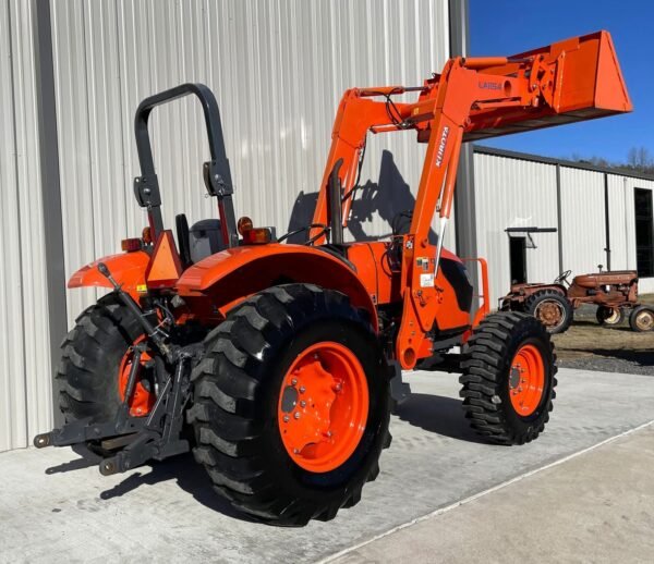2020 Kubota TRACTOR MODEL M6060  4x4 61 HP - Image 5