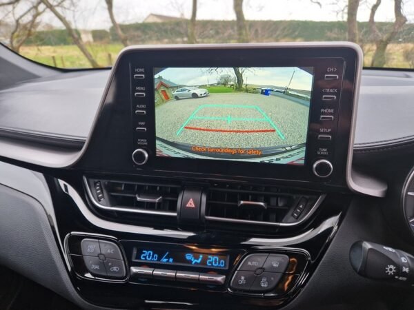 2020 Toyota C-HR hybrid - Image 4