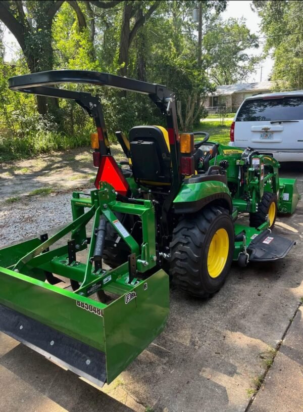 John Deere Tractor 2025R Mower Front End Loader - Image 3