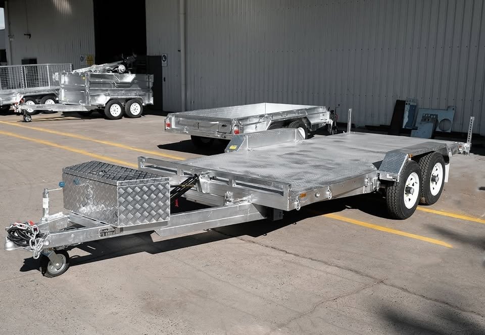 FLATBET CAR, TRACTOR TRANSPORT TRAILER